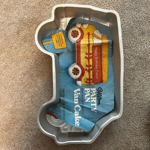 Vintage 1978 Wilton cake pan van